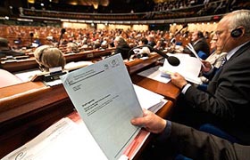 ПАСЕ не смогла принять резолюцию по легализации однополых партнерств, в том числе из-за оппозиции Церквей к этой инициативе